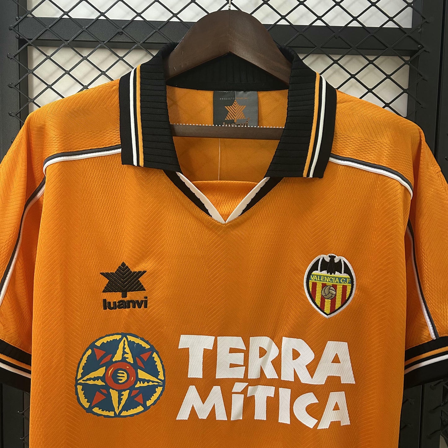 Valencia 1999/00 Away