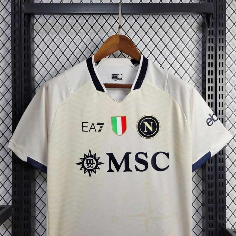 Napoli 2023/24 Edição Especial Everywhere – detalhe frontal
