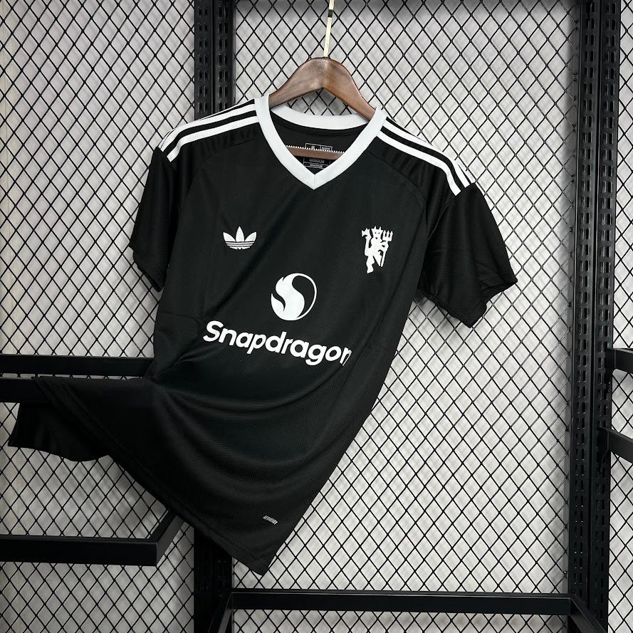Manchester United 2024/25 Goleiro (preta)