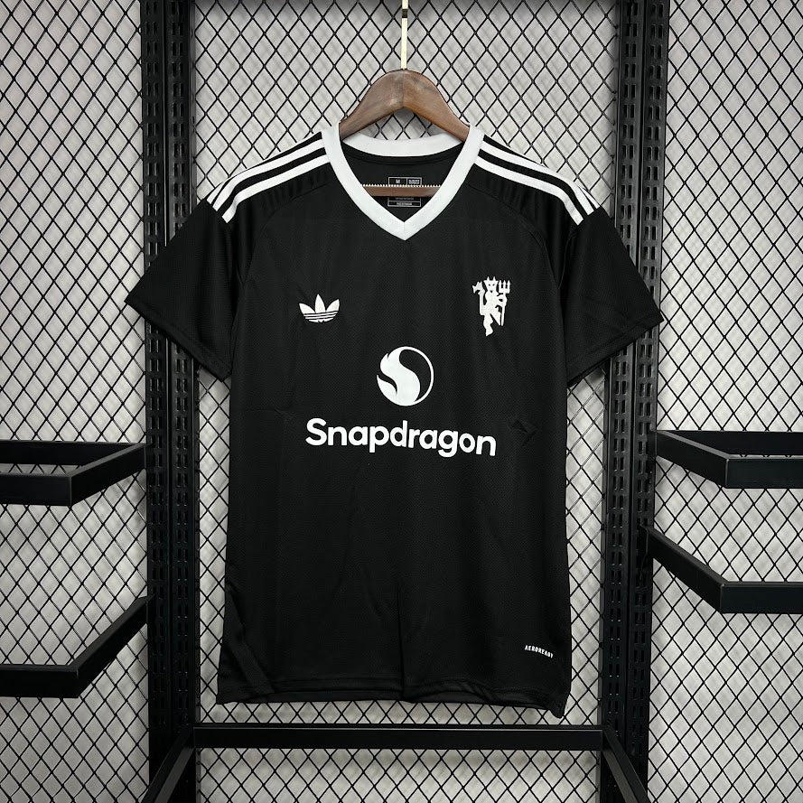 Manchester United 2024/25 Goleiro (preta)