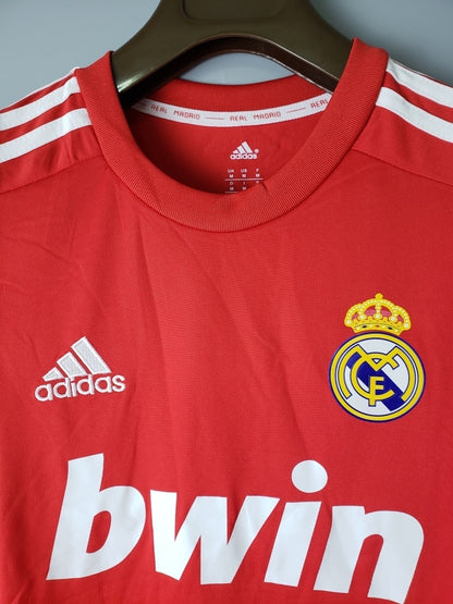 Real Madrid 2011/12 Third vermelha