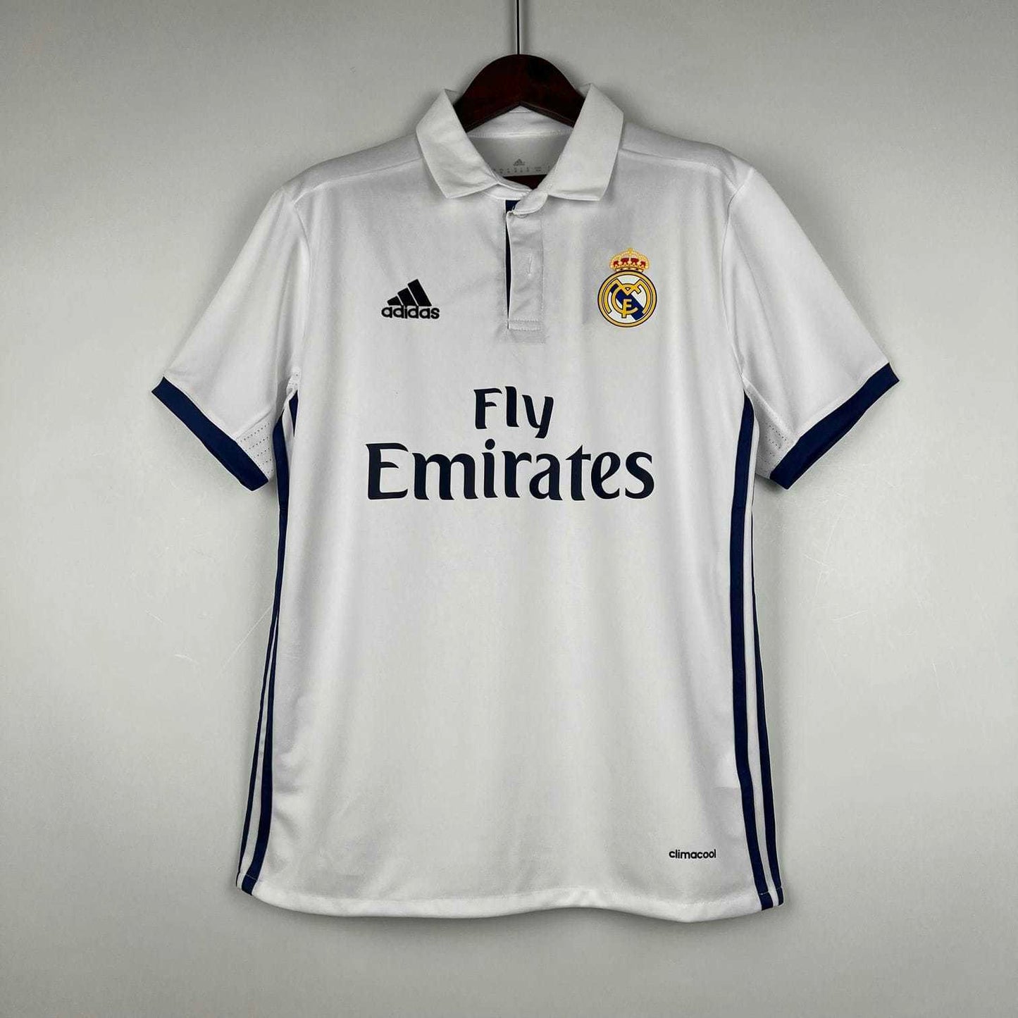Real Madrid 2016/17 Home