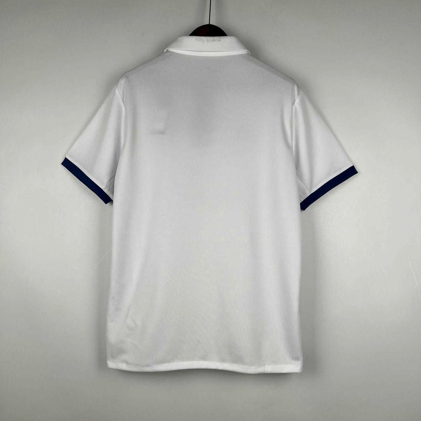 Real Madrid 2016/17 Home