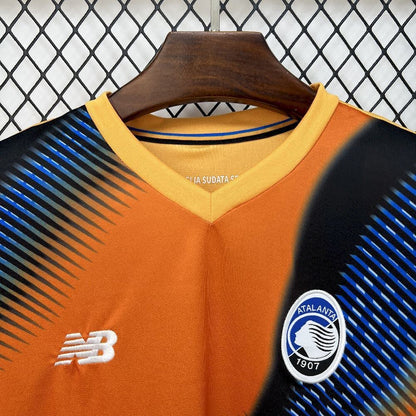 Atalanta 2025/26 Third – detalhe frontal