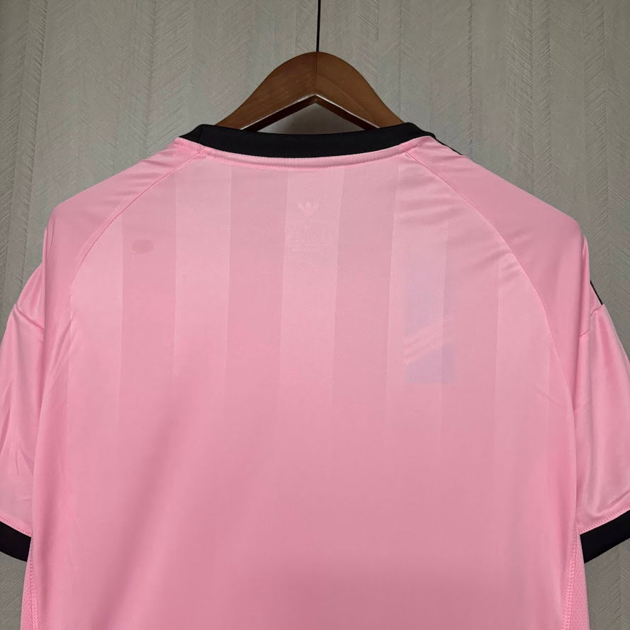Newcastle United 2025/26 Goleiro (rosa)