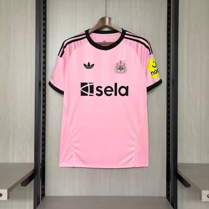 Newcastle United 2025/26 Goleiro (rosa)